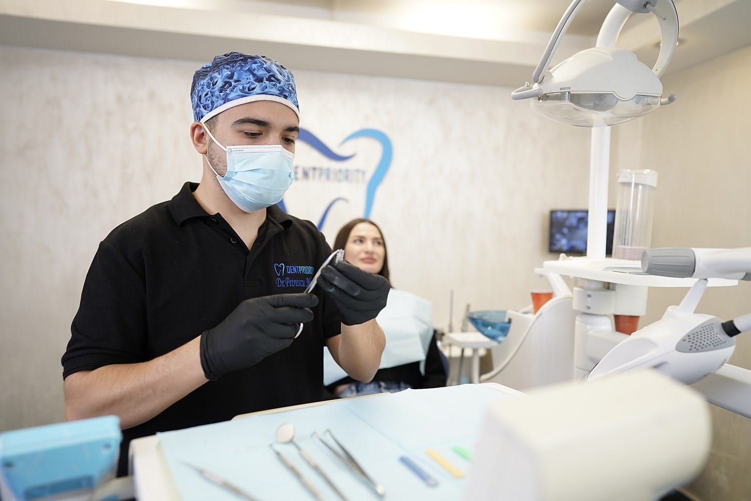 aparatul-dentar-din-safir1