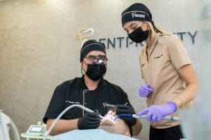 Soluţiile pentru un dinte fisurat