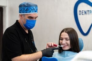 Cât de des trebuie să-ți schimbi periuța de dinți?