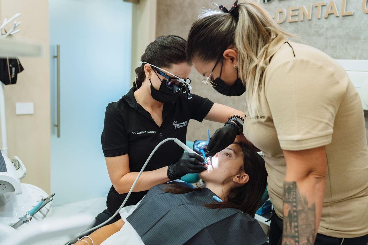 Procedura de albire dentară în cabinet